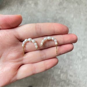 Pearly ear hoops